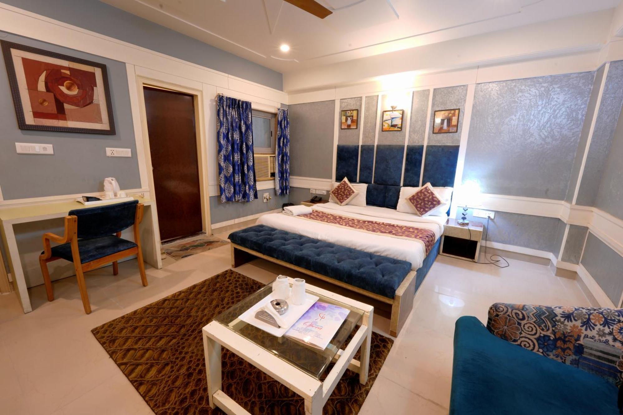 Hotel Opera New Delhi Экстерьер фото
