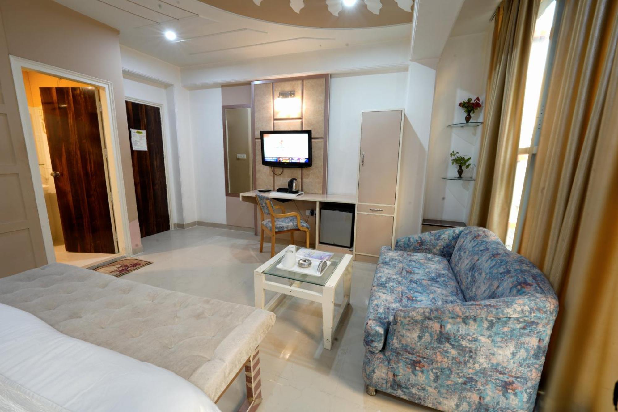 Hotel Opera New Delhi Экстерьер фото