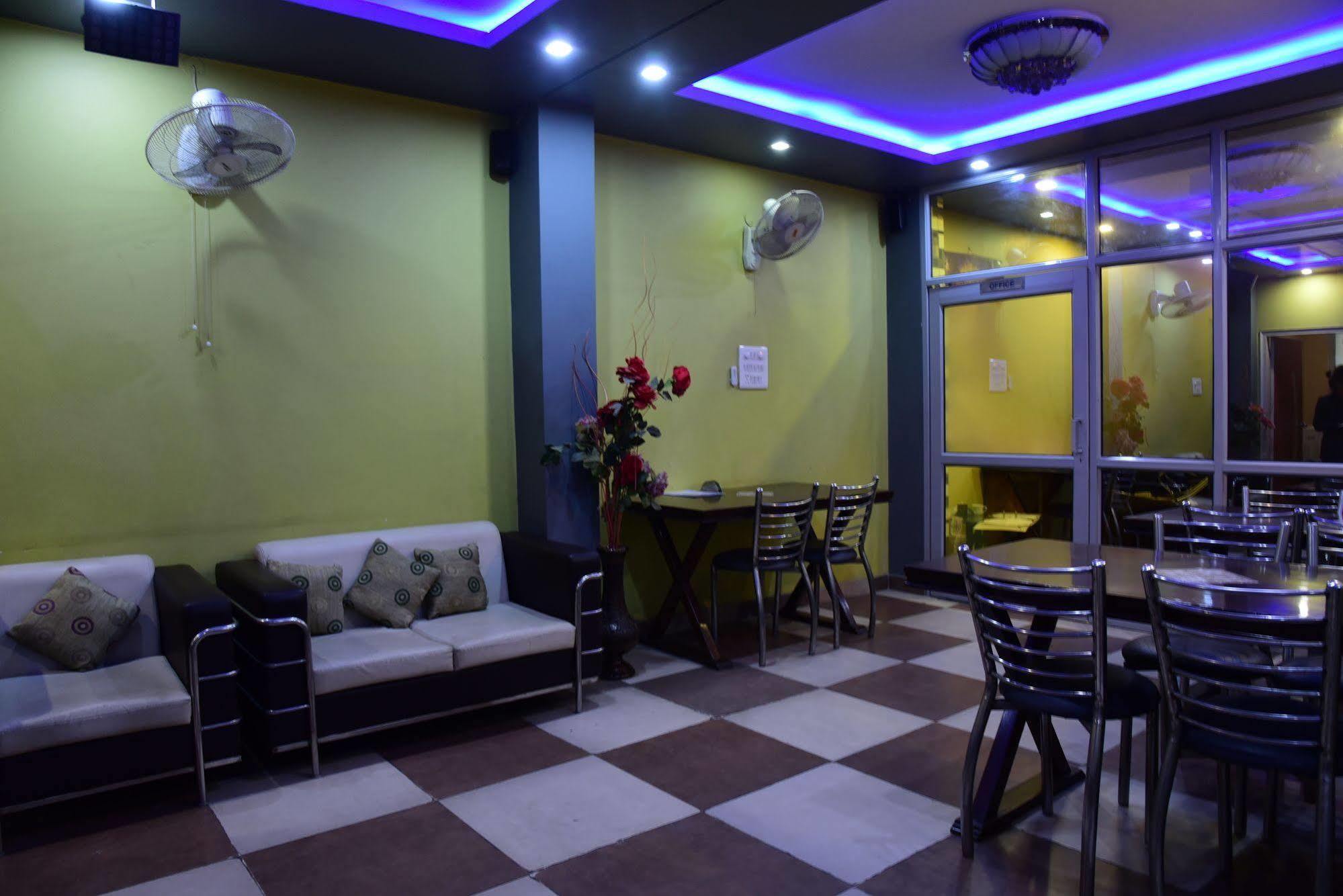 Hotel Opera New Delhi Экстерьер фото